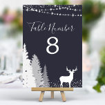 Woodland Hjort Navy Bordsnummer<br><div class="desc">Styr gästerna till deras platser med lite vinter-elegans. De här bordsnumren, som har en stor hjort i ett snöskog, tillför en aning rustisk charm till din mottagning. Den blå marinen gräns kompletterar naturen och skapar en sofistikerad beröring. Varje bordsnummer är fullt av anpassade, vilket gör att du kan lägga till...</div>