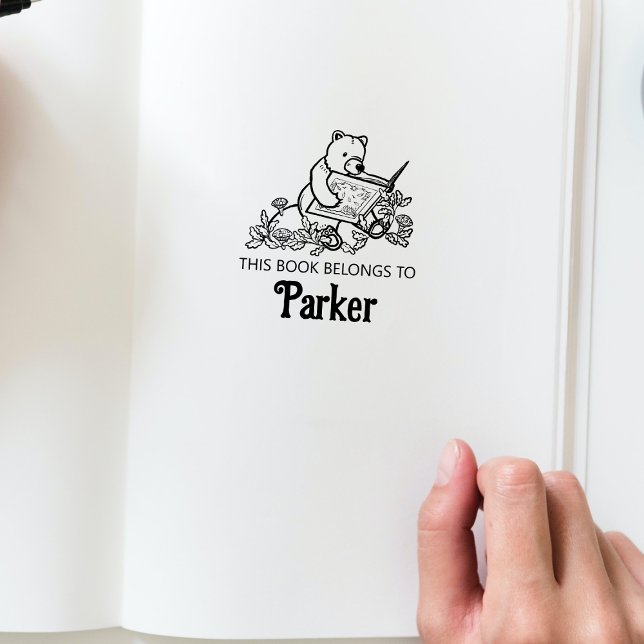 Woodland Storybook Bear Baby Bok Frimärke Stämpel (This book belongs to personalized bookplate stamp in the Woodland Storybook Baby Shower Collection.)