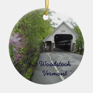 Woodstock täckte överbryggar, Vermont Julgransprydnad Keramik