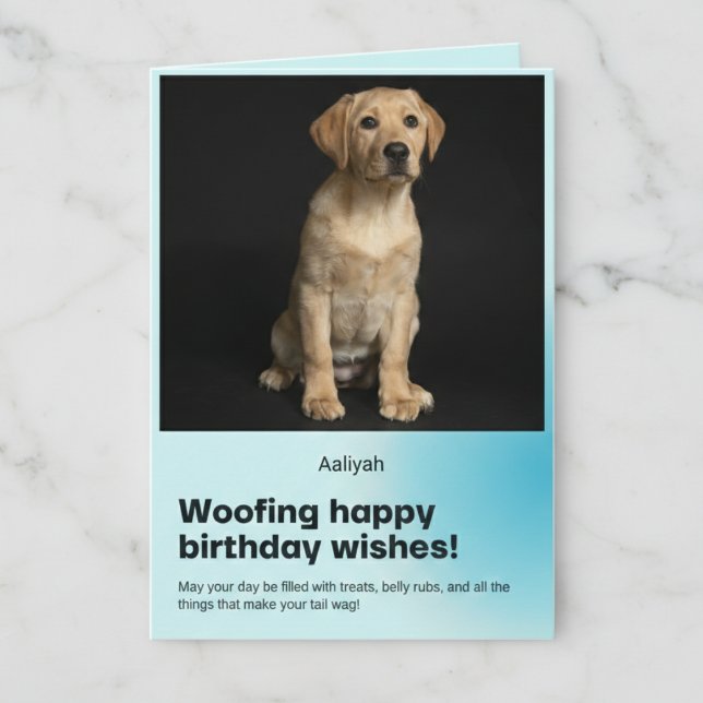 Woofing Grattis på födelsedagen Labrador Card Kort (Modern, simple, and full of puppy love.)