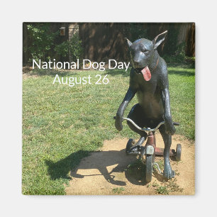 World2Celebrate: Nationell Hund-dag Magnet