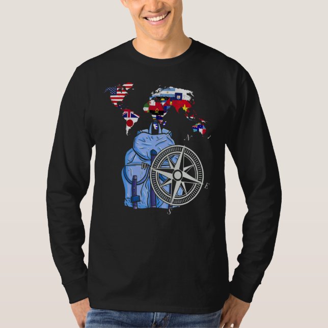 World Map Backpack Compass Traveling Världs flaggo T Shirt (Framsida)