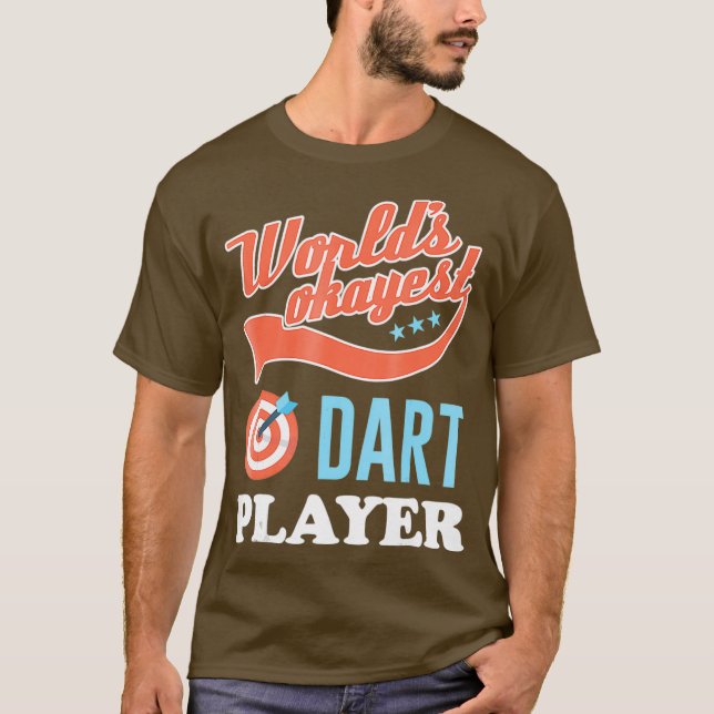 World Okayest Dart Player Funny Darts Tee (Framsida)