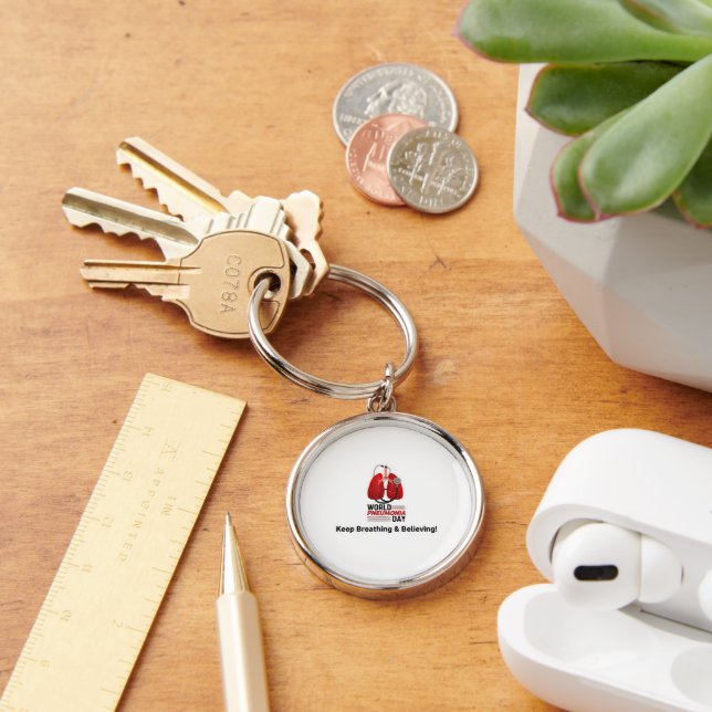 World Pneumonia Day - Keep Breathing  Rund Silverfärgad Nyckelring (Skrivbord)