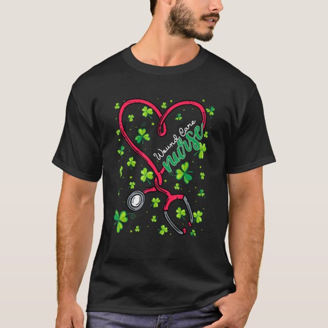 Wound Care Nurse St patricks day Kärlek Stethoscop T Shirt (Framsida)