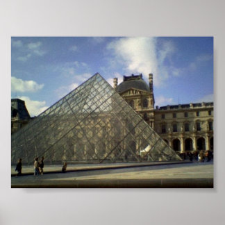 Wpaper Louvre Poster