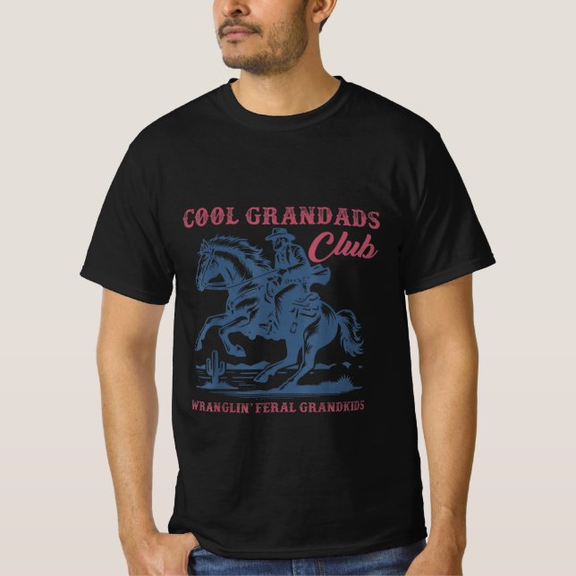 Wranglin My Feral Grandchildren Cowboy Racccoon  T Shirt (Framsida)