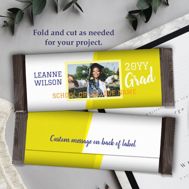 Wrapper för Anpassningsbar Candy Pub i Bright Gult Flygblad (yellow school colors graduation personalized candy bar wrapper, diy chocolate bar label for grad)