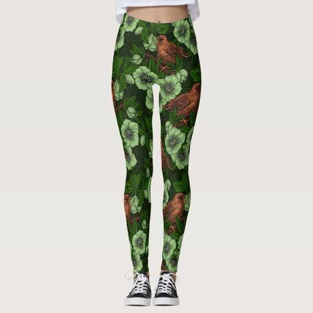 Wren och hellebore på mörk grönt leggings (Framsida)