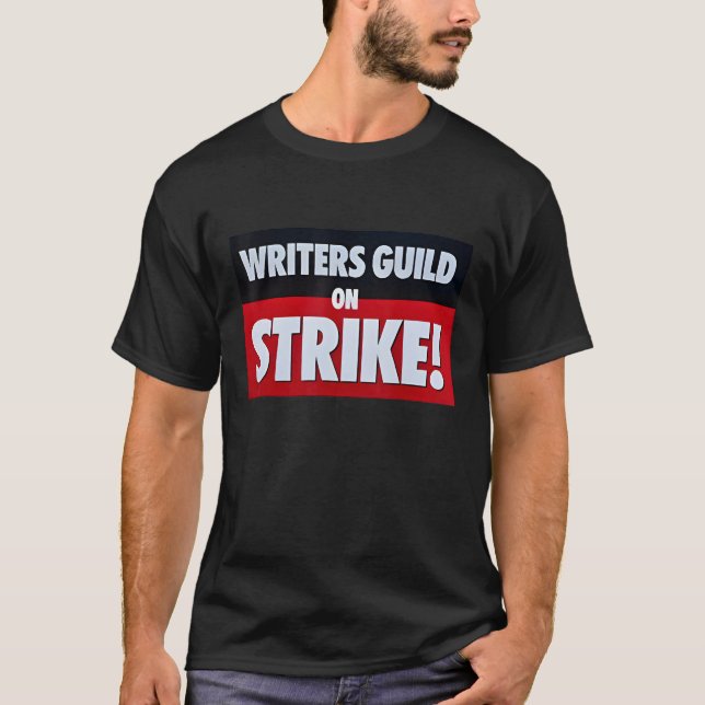 Writers Guild Of America On Strike Anti AI Chatbot T Shirt (Framsida)