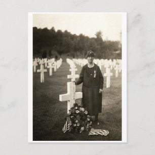 WWI American Mor vid hennes songrav i Frankrike Vykort