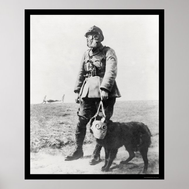 WWI-sergeant och hans Hund Wearing Gas Masks 1915 Poster (Framsidan)