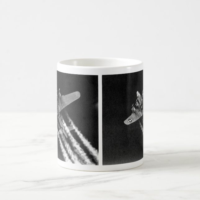 WWII B-17 i flyg Kaffemugg (Center)