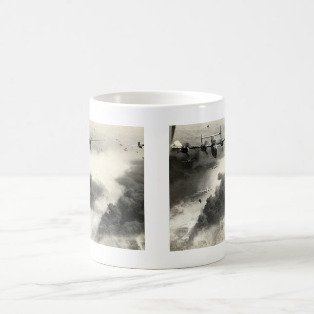 WWII B-24s över Ploesti oilfields Kaffemugg (Center)