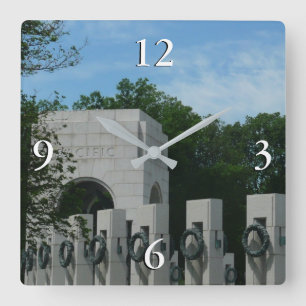 WWII Memorial Wreaths II i Washington DC Fyrkantig Klocka