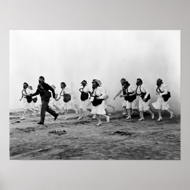 WWII Militära sjuksköterskor ~ Utbildning i gasmas Poster (Framsidan)