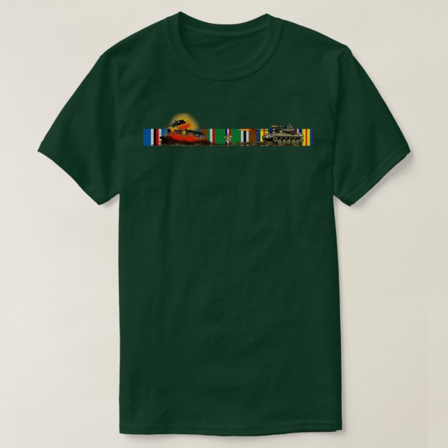 WWII Service Ribon Pub w M18 helvetetCat Killing G T Shirt (Design framsida)