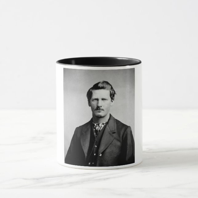 Wyatt Earp: Sheriff, revolverman, saloonägare Mugg (Center)