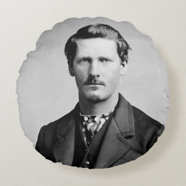 Wyatt Earp: Sheriff, revolverman, saloonägare Rund Kudde (Framsidan)