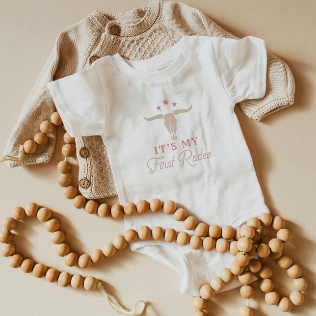 WYNONA Rosa Cowgirl First Rodeo Födelsedagsfest T Shirt (Skapare uppladdad)