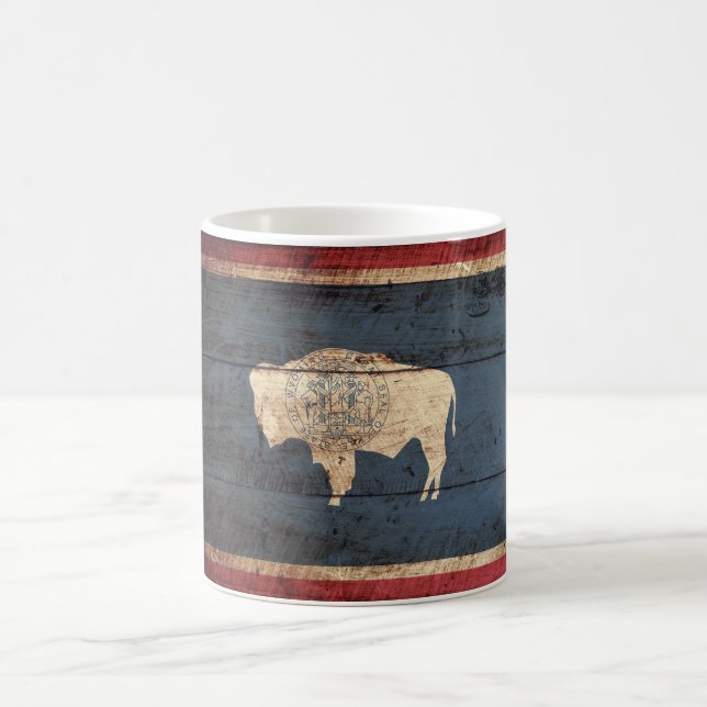 Wyoming Statlig flagga på Old Wood Grain Kaffemugg (Center)