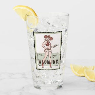 Wyoming Travel Pin Up Girl - Pint Glass Glaskopp