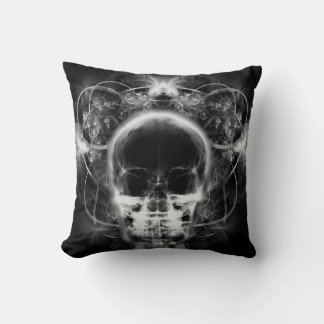 X&Ray Butterfly Fractal Skull - B&W Kudde