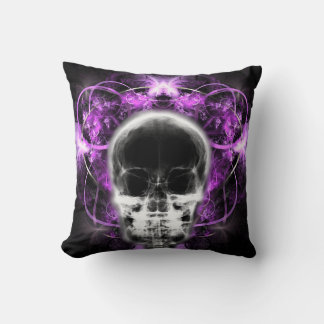 X-Ray Butterfly Fractal Skull - Fuchsia Kudde
