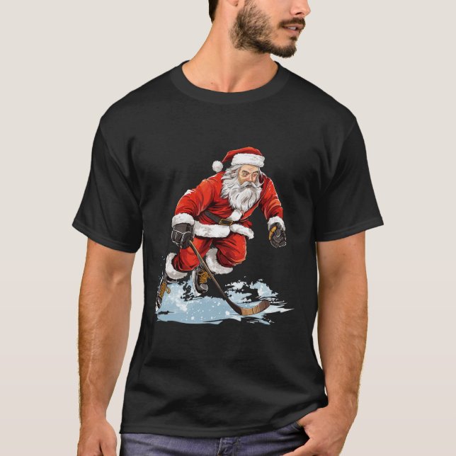 Xmas Holiday Fun Santa Playing Ice Hockey Christma T Shirt (Framsida)