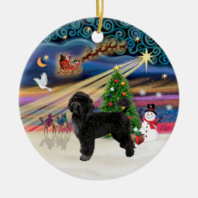 Xmas Magic - Portugisisk Vattenhund (R) Julgransprydnad Keramik (Framsidan)