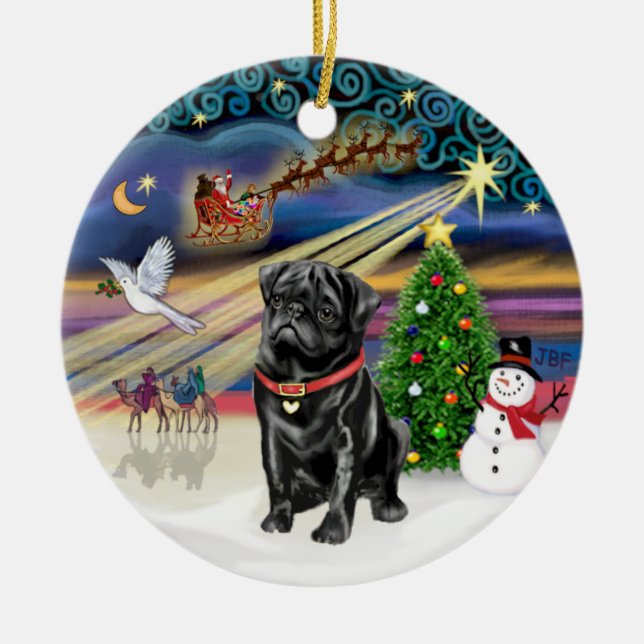 Xmas Magic - Svart Pug (Röd C2) Julgransprydnad Keramik (Framsidan)
