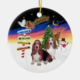 Xmas-skyltar - Två Bssset Hounds Julgransprydnad Keramik