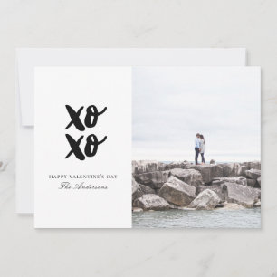 XO XO. Hugs och kyssar. Svartvit Valentines Julkort
