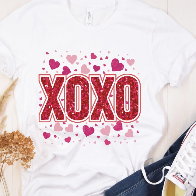 XOXO – Cute Pink Typography Valentine’s T Shirt (Skapare uppladdad)