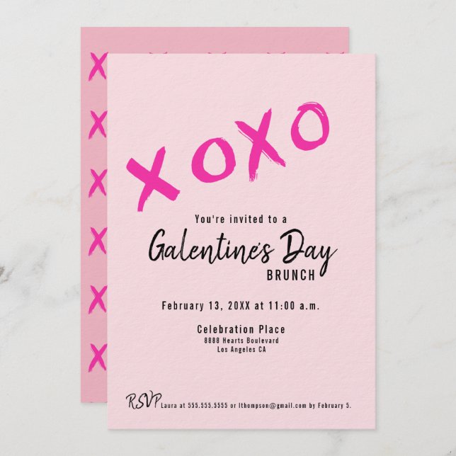 XOXO Galentine’s Day Girls Brunch Pink Modern  Inbjudningar (Fram/baksida)