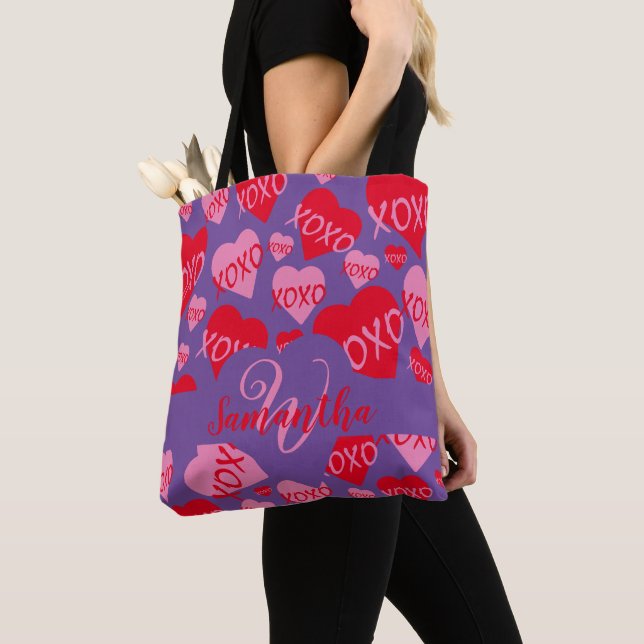 XOXO Heart Rosa Red Mönster Monogram Lila Tygkasse (Närbild)