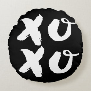 XOXO Hugs & Kisses Brush Typography Black Rund Kudde