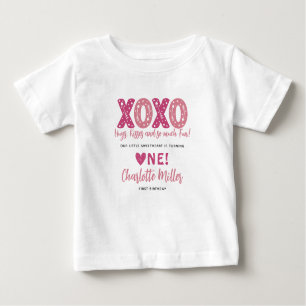 XOXO Hugs & Kisses Valentine Day 1:a födelsedagen T Shirt