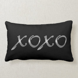 XOXO i silver & svart Lumbarkudde