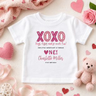 XOXO Kramar & Pussar Alla Hjärtans Dag 1-års Födel T Shirt