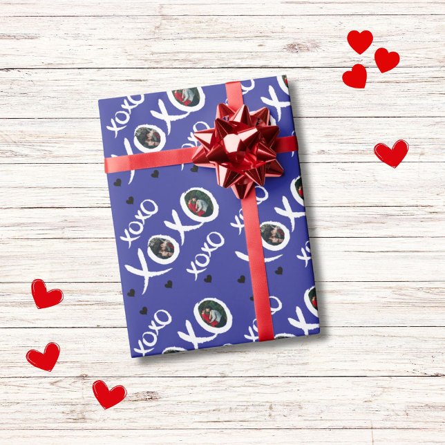 XOXO mönster 2-anpassningsbarnas foton och hjärtan Presentpapper (Skapare uppladdad)