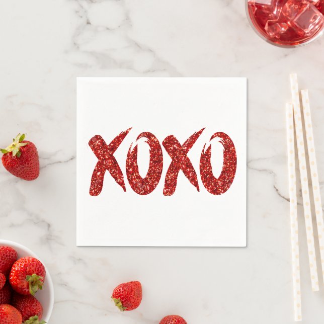 XOXO Red Glitter | Glam Brushstroke Hug och Kisses Pappersservett (Insitu)
