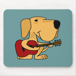 XX- gul Labrador Retriever som leker gitarren Musmatta