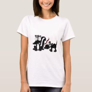 XX- hund som sniffar Skunkändatecknaden Tee Shirt