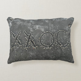 XXOO Hugs & Kisses Sand Pillow Prydnadskudde