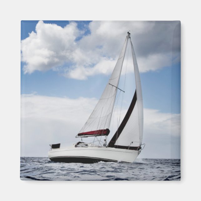 Yacht som seglar på öppet hav magnet (Framsidan)