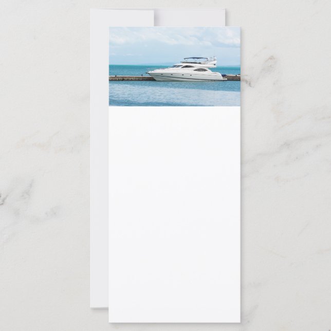 Yacht vid förtöjning (Framsida)