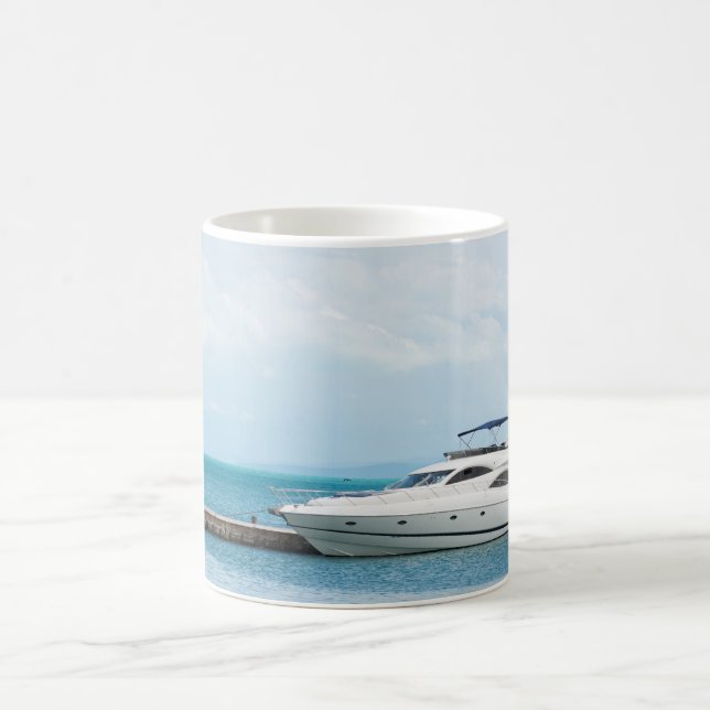 Yacht vid förtöjning kaffemugg (Center)