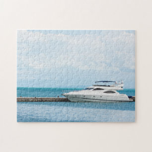 Yacht vid förtöjning pussel