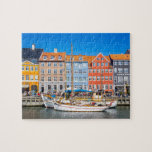 Yachts Along Colorful Nyhavn Waterfront Köpenhamn Pussel<br><div class="desc">Denna fantastiska stad med pusslet i pusslet har yachter på den vackra kanalen Nyhavn i Köpenhamn,  Danmark. #denmark #jigsawpuzzle #roligt #stockingstuffers</div>